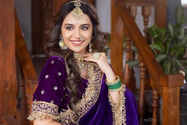 presents a Trending Saree - Image 4